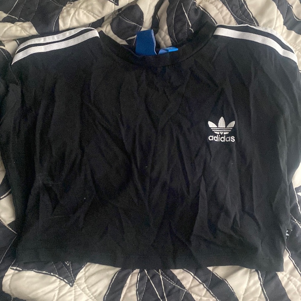 Cropped adidas top